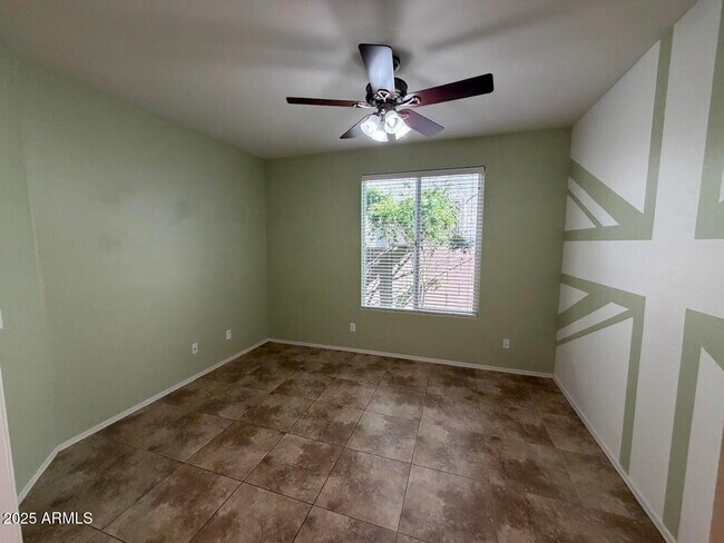 Building Photo - 3349 E Cheyenne St