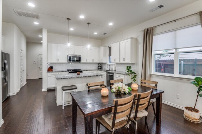 Building Photo - 5116 Slate St