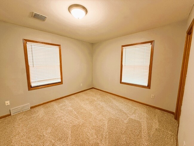 Building Photo - 6126 E Gilbert St