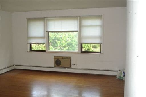 Building Photo - 2426 183rd St