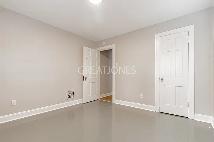 Building Photo - 113 Powell Ave