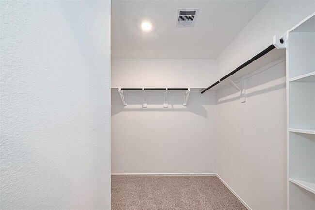 Building Photo - 6018 Alberta Fls Dr