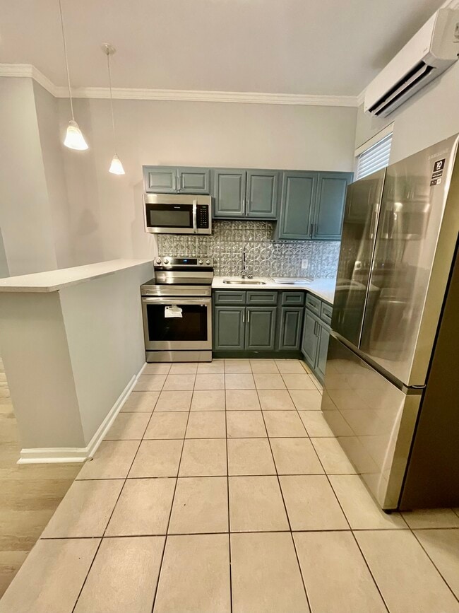 Building Photo - 5215 Cedar Ave