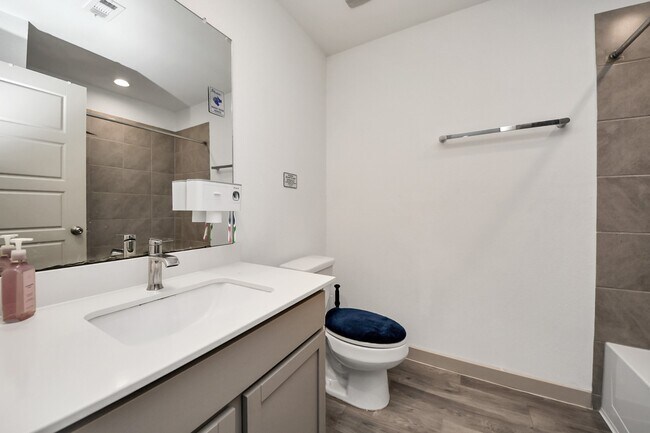 Building Photo - 311 John House Ln