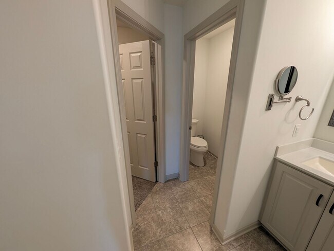 Building Photo - 5011 Clearwater Dr