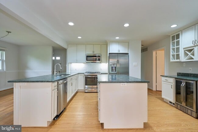 Building Photo - 6613 Denny Pl