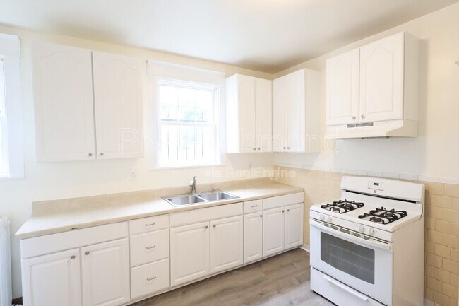 Building Photo - 2721 Garland Ave