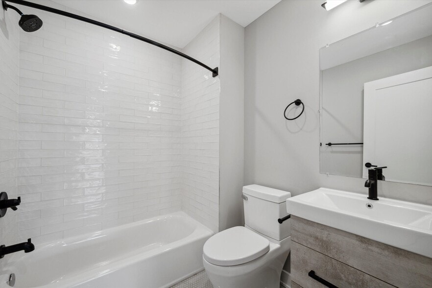 Building Photo - 1841 N Gratz St