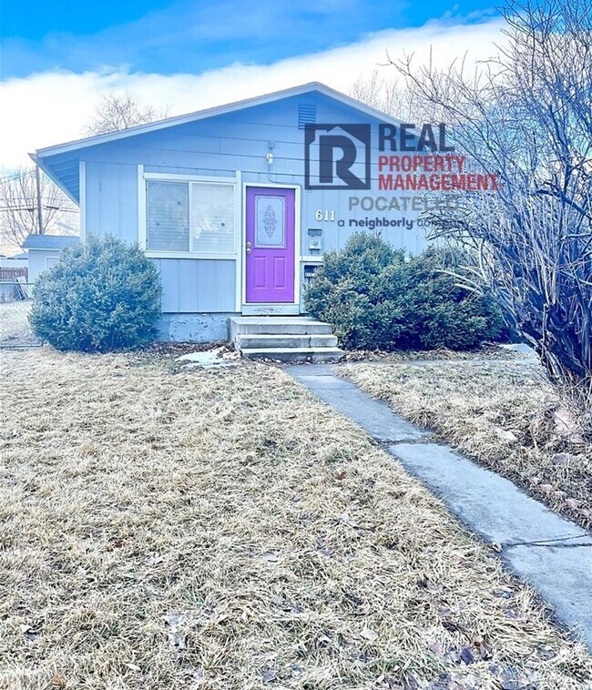 Building Photo - 611 N 11th Ave