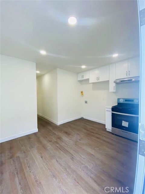 Building Photo - 920 W Olive Ave