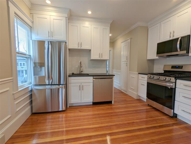 Building Photo - 32 Trowbridge St