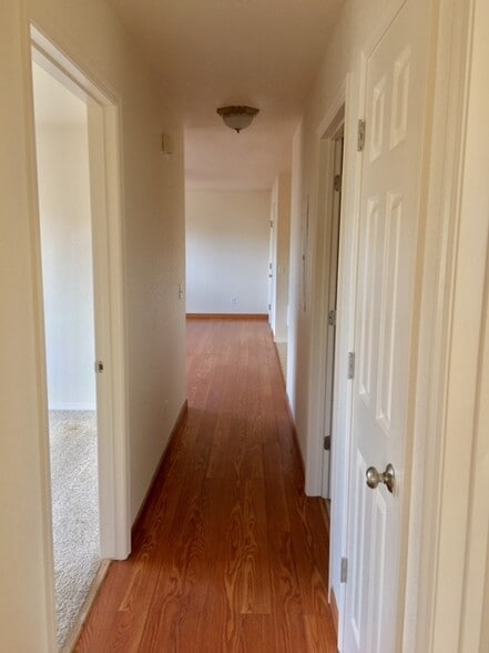 Building Photo - 19 Diane Rd