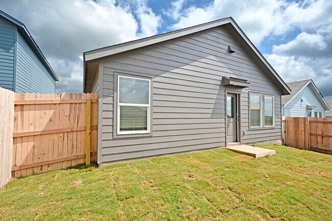 Building Photo - 1537 Hummock Steep