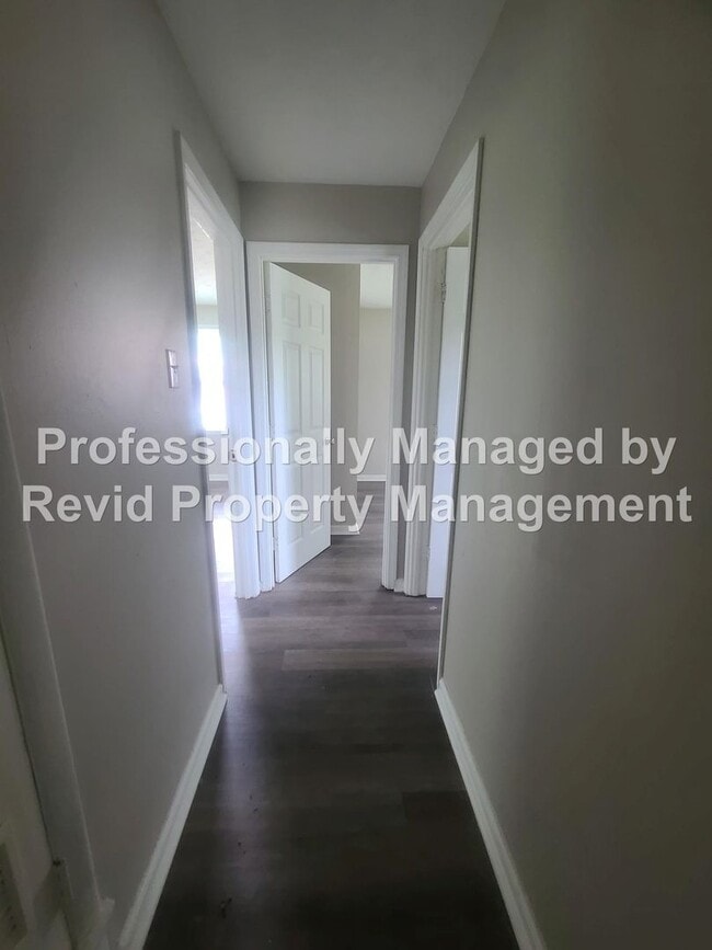 Building Photo - Beautiful 3 Bedroom Home!