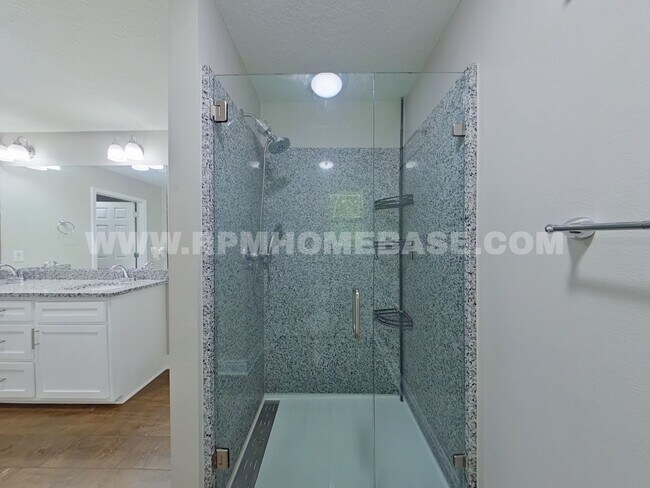 Building Photo - 147 Gillis Dr