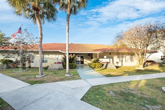 Building Photo - 1820 SW 81st Ave