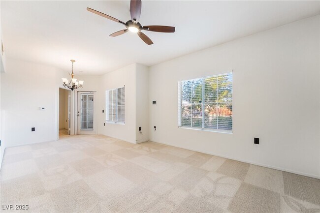 Building Photo - 3400 Cabana Dr