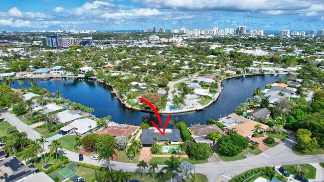 Building Photo - 1981 Coral Gardens Dr