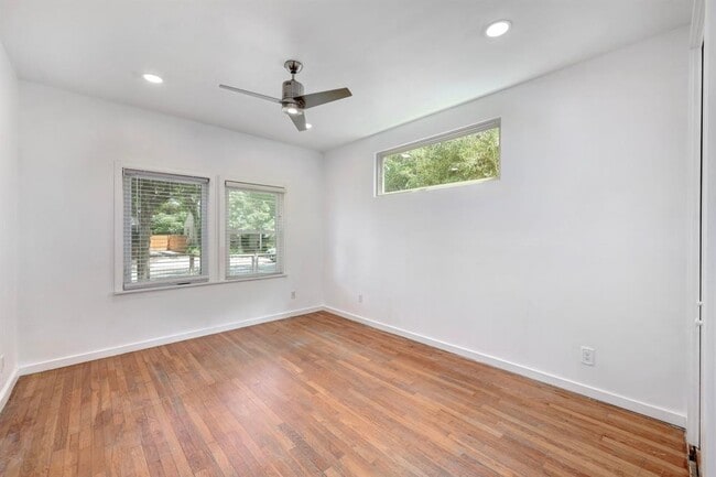 Building Photo - 1708 Briar St
