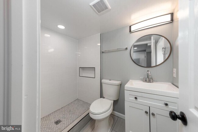 Building Photo - 548 Foxhall Pl SE