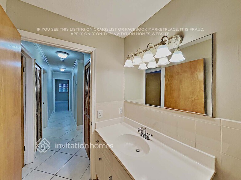 Building Photo - 14364 SW 48th Ln