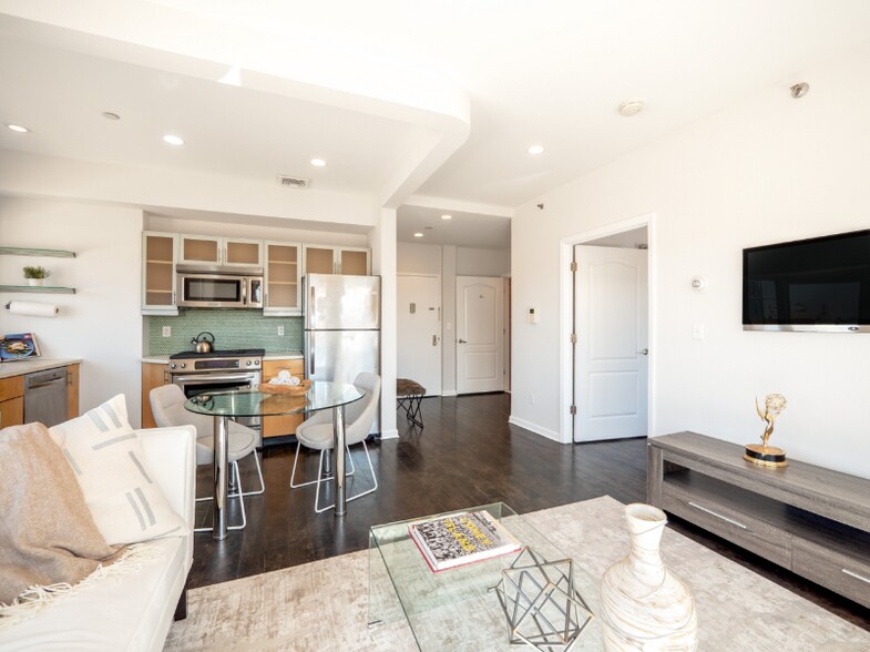 Building Photo - 32-86-86 41st St