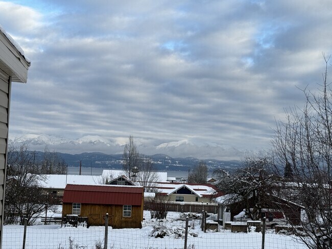 Building Photo - 300 Bierney Creek Rd