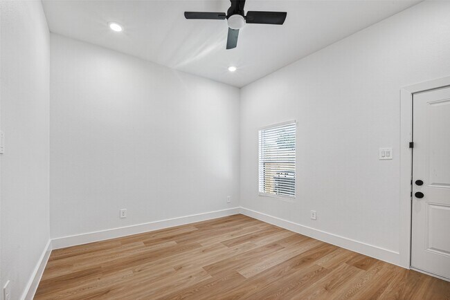 Building Photo - 7840 Nashville St