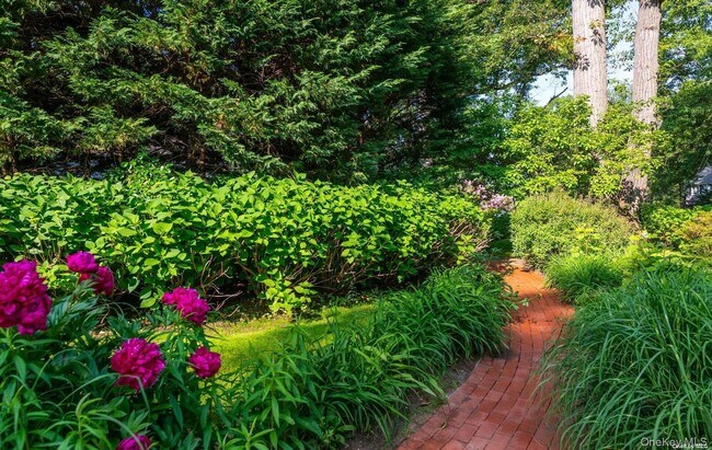 Building Photo - 246 Park Ave