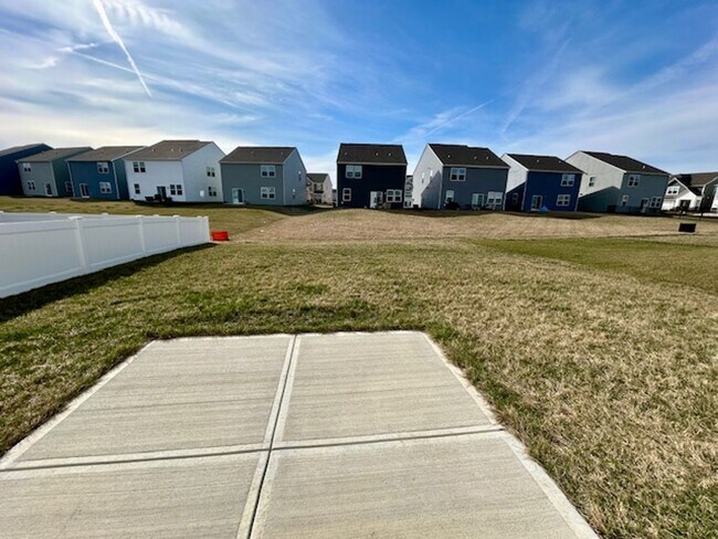 Building Photo - Beautiful Newly Built 4 Bed, 2.5 Bath Home - Loudoun Place Neighborhood
