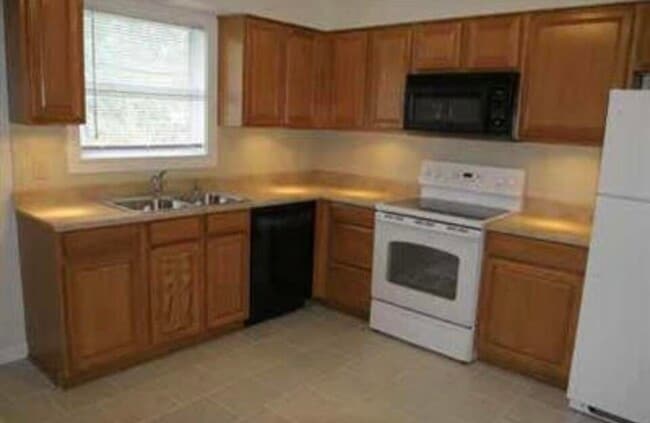 Building Photo - 1340 Ox Hill Dr