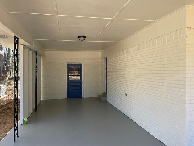 Primary Photo - 1164 Longshore Dr