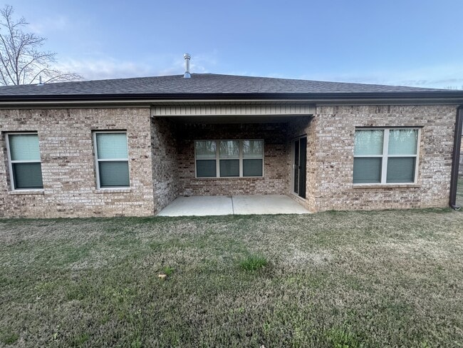 Building Photo - 178 Crown Way