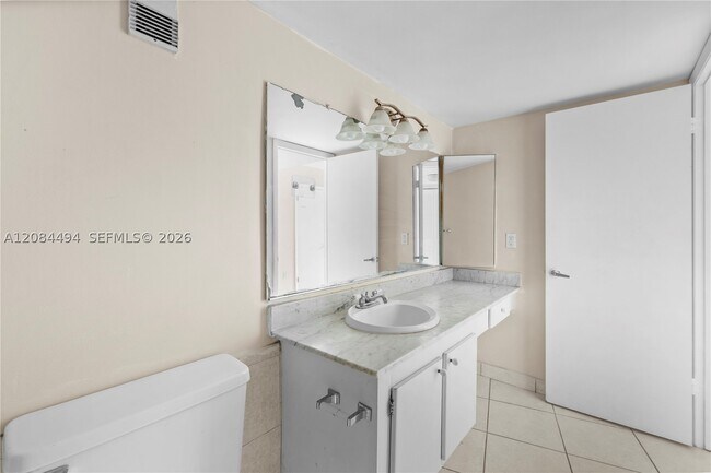 Building Photo - 1200 NE Miami Gardens Dr