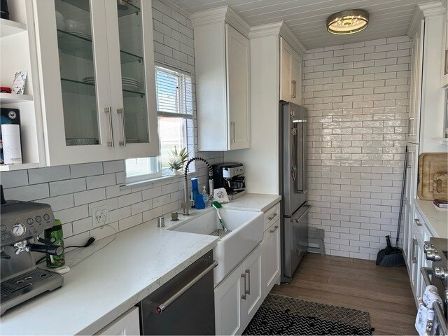 Building Photo - 205 41st St