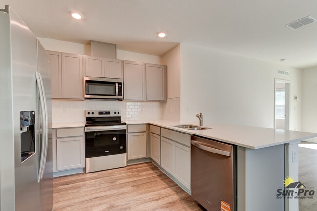 Building Photo - 982 Commons Way