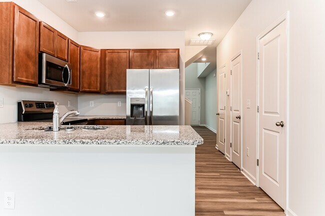 Building Photo - 7289 Bellacroft Dr