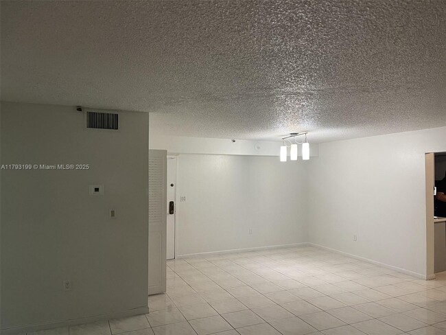 Building Photo - 17600 N Bay Rd