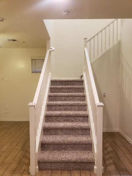 Building Photo - 5750 W Raymond St