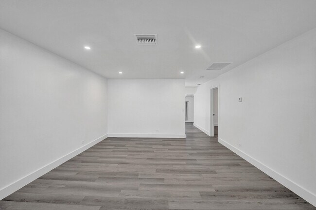 Building Photo - 1738 NE 52nd St