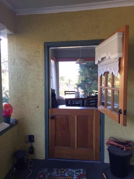 Building Photo - 199 Saranap Ave