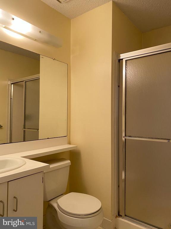 Building Photo - 64 Drewes Ct