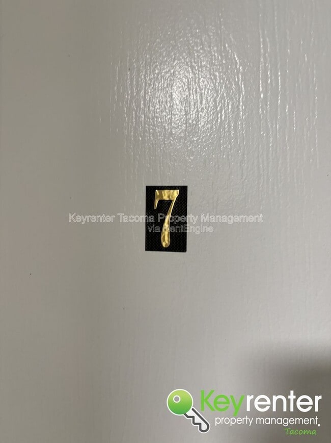 Building Photo - 1302 E 40th St