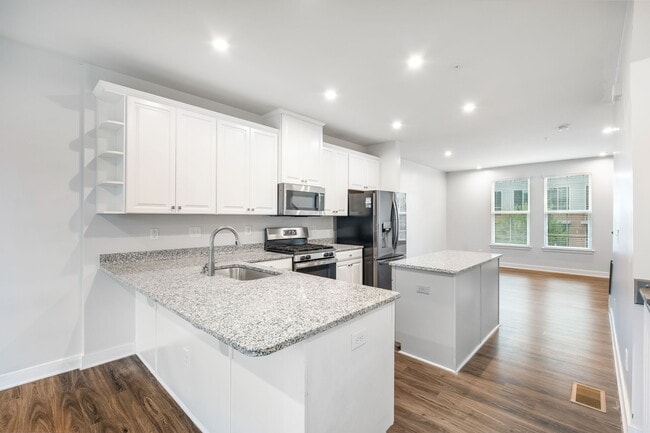 Building Photo - 418 W Tremont Ave