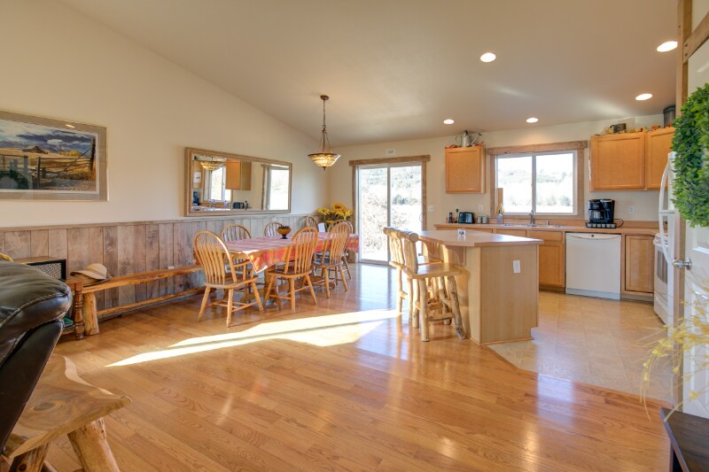 Building Photo - 594 SR 6