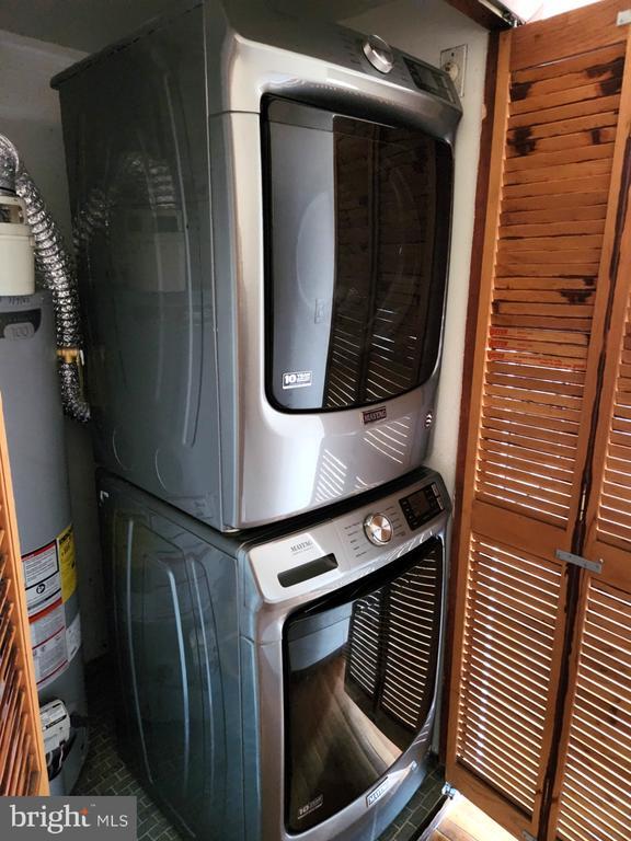 Building Photo - 746 South St