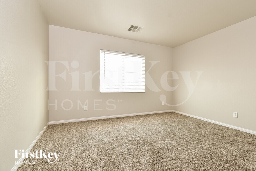 Building Photo - 5485 Ovando Way