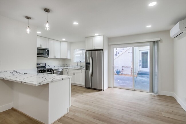 Primary Photo - Spacious and beautifully renovated, 3 bedr...