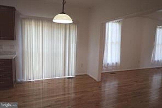 Building Photo - 10222 Stagecoach Dr