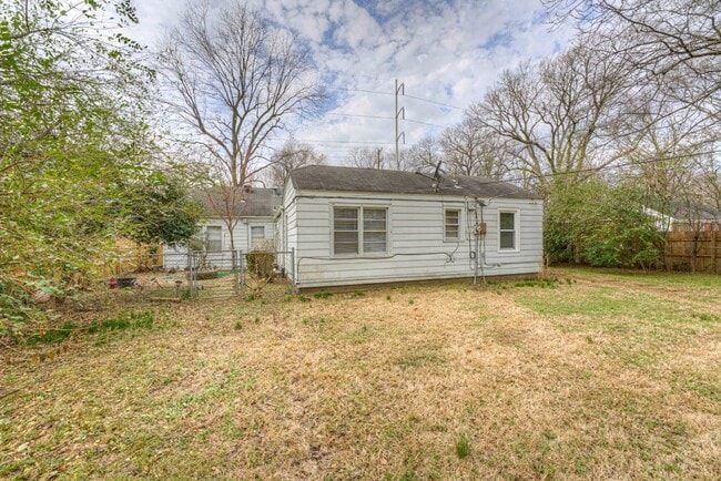 Building Photo - Limited Time: Qualified Tenants Get Half P...